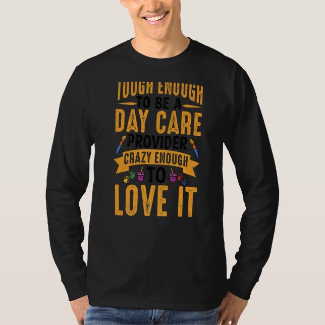 Camiseta Daycare Provider Ama-O Professora Graphi (Frente)