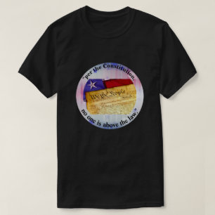 Camiseta "de acordo com a Constituição, ninguém está ac