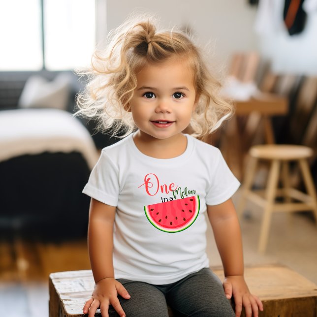 Camiseta de aniversário One in a Melon Baby (One in a Melon Birthday t-shirt. )