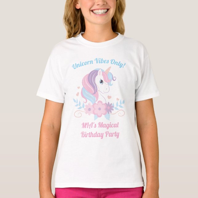 Camiseta de Aniversário Unicórnio Arco-Íris | Nome (Frente)