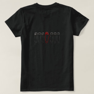 Camiseta de Arte Gráfica Minimalista com Alfinete