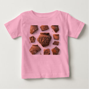 Camiseta de Bebê com Padrão de Artefato de Pedra A