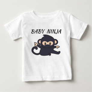 camiseta de bebê com uma foto ninja e um texto ni