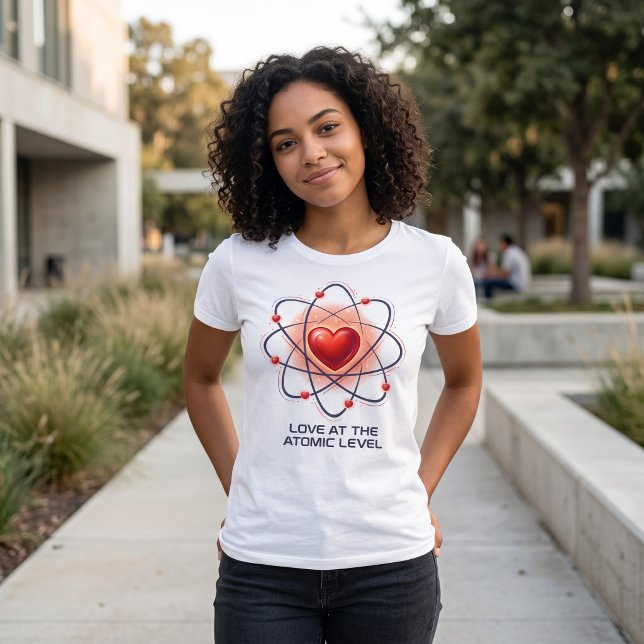 Camiseta de Ciência "Amor no Nível Atômico" (Criador carregado)