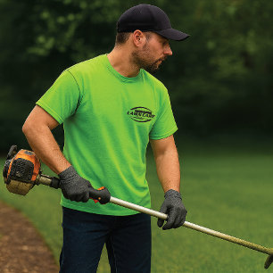 Camiseta de Cuidados Modernos com Gramado e Paisag