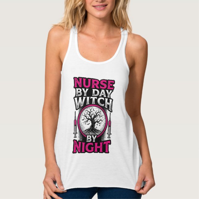 Camiseta De Enfermeira De Dia Bruxa De Noite De Ha (Frente)