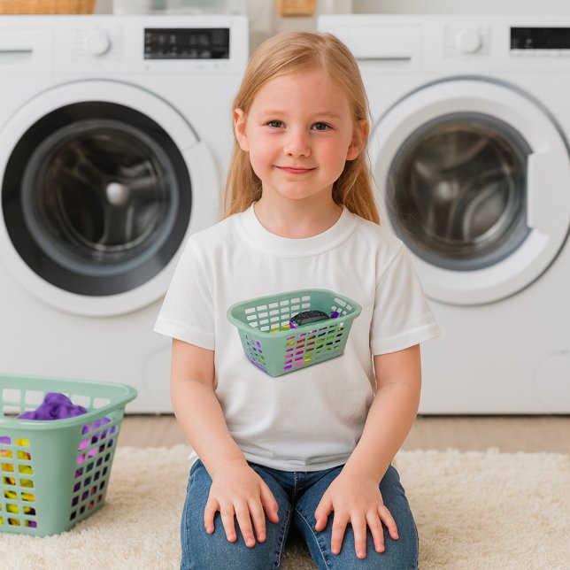 Camiseta de Meninas com Cesto de Roupa (Criador carregado)