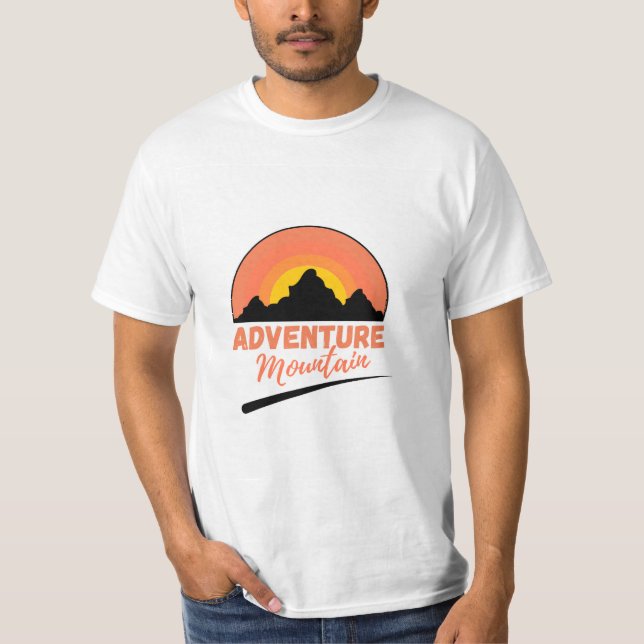 Camiseta de montanha de aventura. (Frente)
