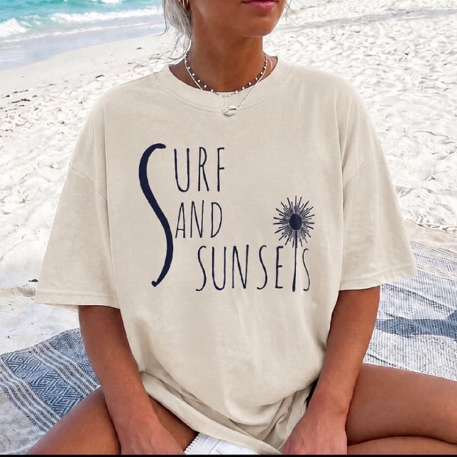 Camiseta de Praia de Surfe e Pôr do Sol (Criador carregado)