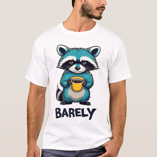 Camiseta de tipografia de café de guaxinim engraça (Frente)