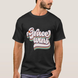 Camiseta de tipografia Retro Grace Wins