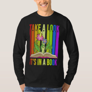 Camiseta Dê uma olhada, está em um livro Leitura Vintage Re