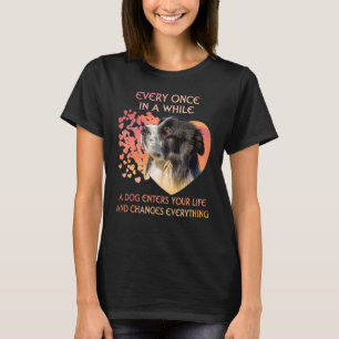 Camiseta De Vez Em Quando Um Collie De Borda Entra Em Você
