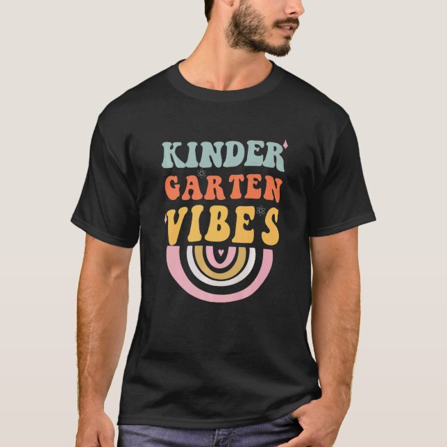 Camiseta De Volta à Escola Vibes de Jardim de Infância Retr (Frente)