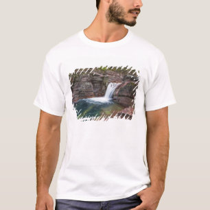 Camiseta Deadwood cai sobre Reynolds Creek no outono em