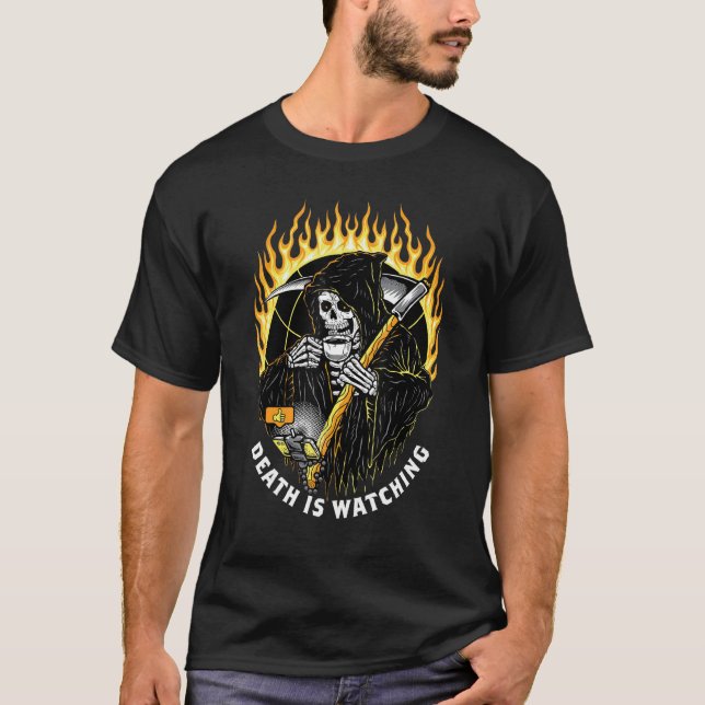 Camiseta Death Is Watching Grim Reaper Gothic Retro Fire Oc (Frente)