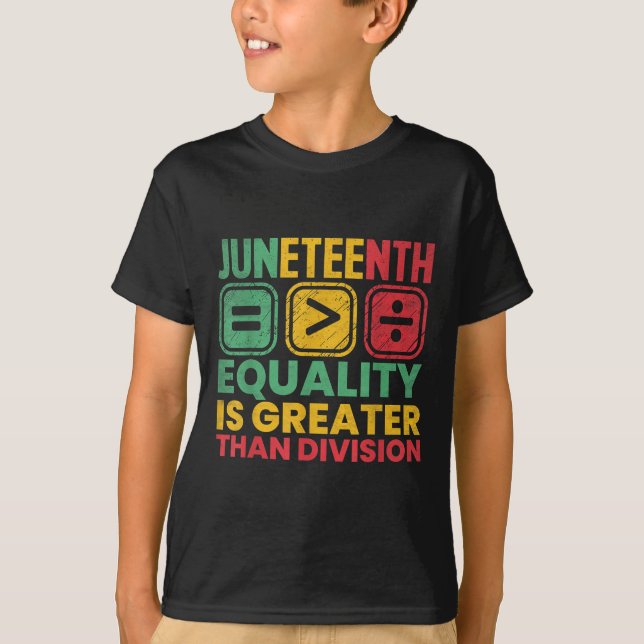 Camiseta Décima Sétima Igualdade É Maior Que Divisão Afro (Frente)