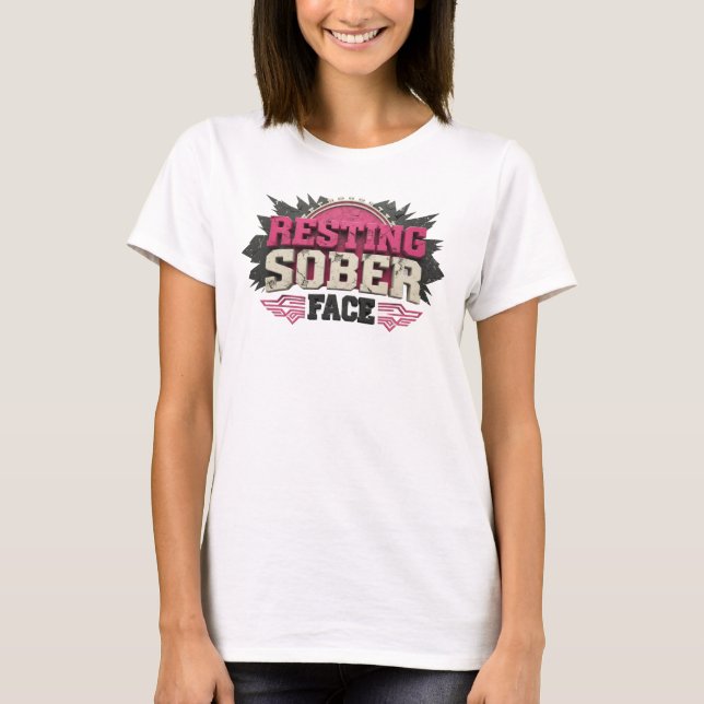 Camiseta Declaração Artística de Rosto Sério em Repouso (Frente)
