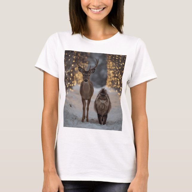 Camiseta Deer & Fluffy Cat in a Snowy Christmas Forest  (Frente)