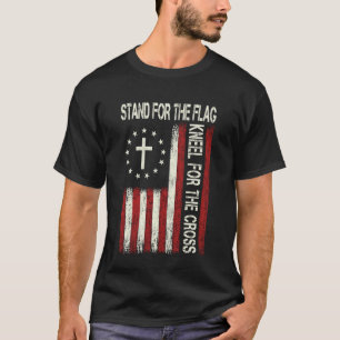 Camiseta Defenda a Bandeira Ajoelhe-se para a Cruz Jesus Cr
