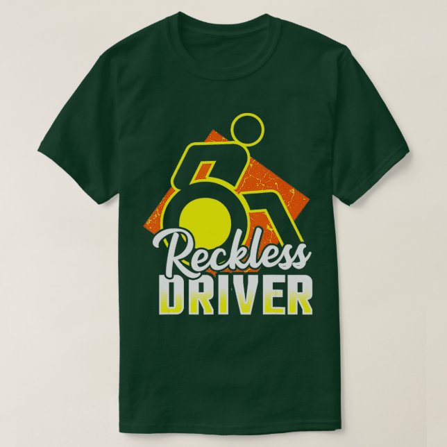 Camiseta Deficiência Humorística Engraçado em Cadeira de Ro (Frente do Design)