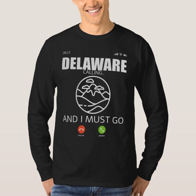 Camiseta Delaware State Travel Camp Adventure Hiking Backpa (Frente)
