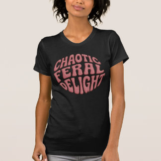 Camiseta Delícia Feral Caótica - Bordado Falso Rosa