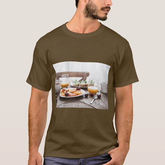 Camiseta Delicious Breakfast Vibes Tee (Frente)