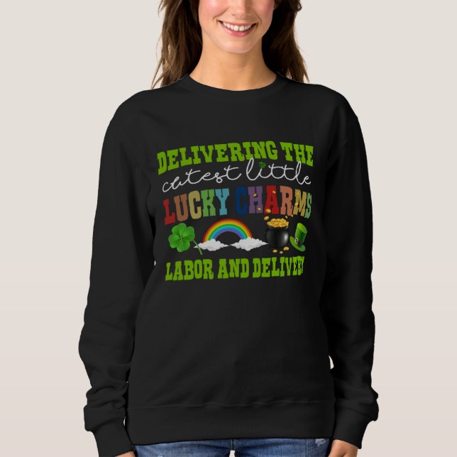 Camiseta Delivering The Cutest Lucky Charm L&D Nurse St Pat (Frente)