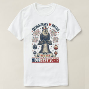 Camiseta Democracia Águia Moribunda Sino da Liberdade Fogos