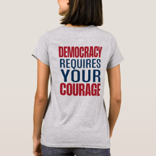 Camiseta Democracia Requer Coragem   Azul vermelho   Voltar
