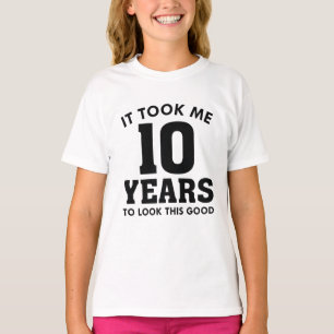 Camiseta Demorei 10 Anos A Ver Isto Bem