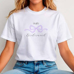 Camiseta Demure Lilac Arco Bridesmaid Proposta<br><div class="desc">Elevem o estilo da sua festa noiva com a camiseta do Arco Lilac Demure, com um design de arco aquoso que traz um toque de elegância às suas festividades de casamento. Esteja você se preparando para uma viagem de solteira ou um chá de panela, esta árvore é perfeita para coordenar...</div>