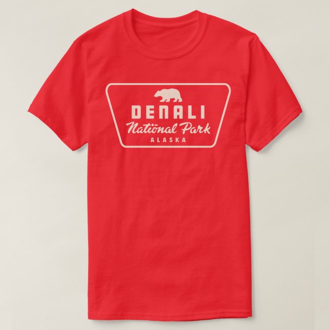 Camiseta Denali National Park Bear Crachá Tan (Frente do Design)