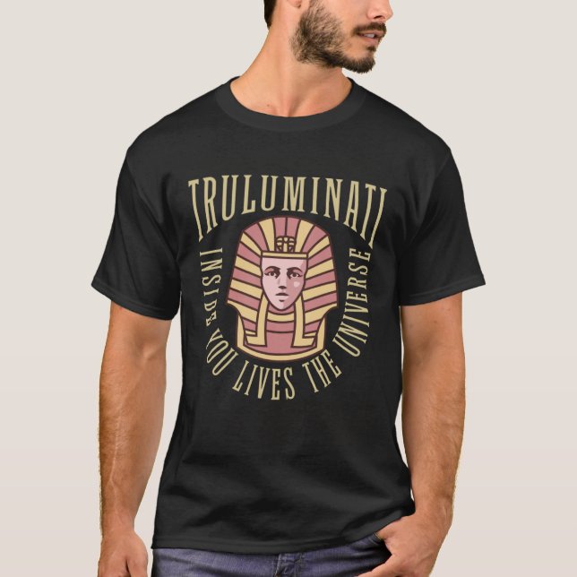 Camiseta Dentro Truluminati Vive O Universo Do Egito (Frente)