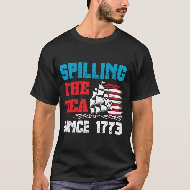 Camiseta Derramando o Chá Desde 1773 4 de Julho (Frente)