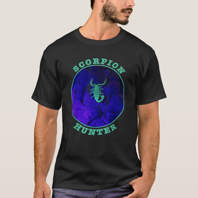 Camiseta Descoberta Noturna Desert Hunter Arachnids (Frente)