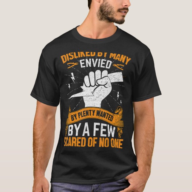 Camiseta Descurado Por Muitos Invejados Por Eltrici Muito D (Frente)