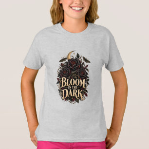 Camiseta Desenho Botânico de Flores em Aquarela Romântica