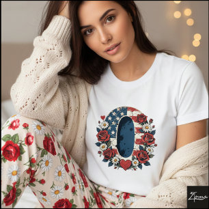 Camiseta Desenho de Coroa de Letra Floral Patriótica O