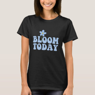Camiseta Desenho de Flor “Floresça Hoje” Azul Retro