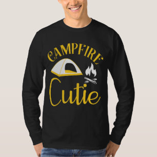 Camiseta Desenho de Fofoqueira da Fogueira com Tenda e Fogu