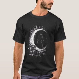Camiseta Desenho de Gato Sentado em Flores de Lua Crescente