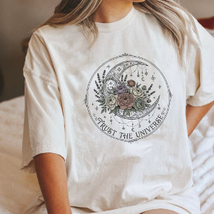 Camiseta Desenho de Tatuagem Floral Celestial Boho Moon