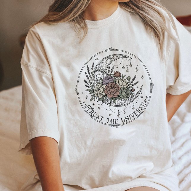 Camiseta Desenho de Tatuagem Floral Celestial Boho Moon (Criador carregado)