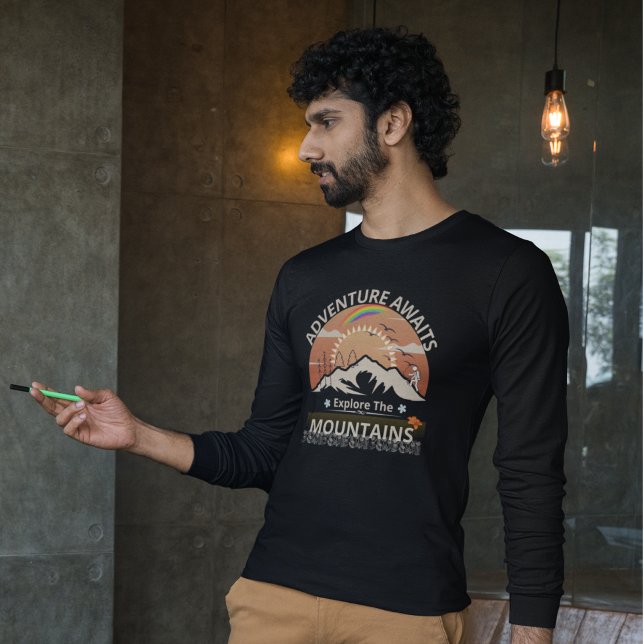 Camiseta design "Adventure Await-Explore as montanhas" (Criador carregado)