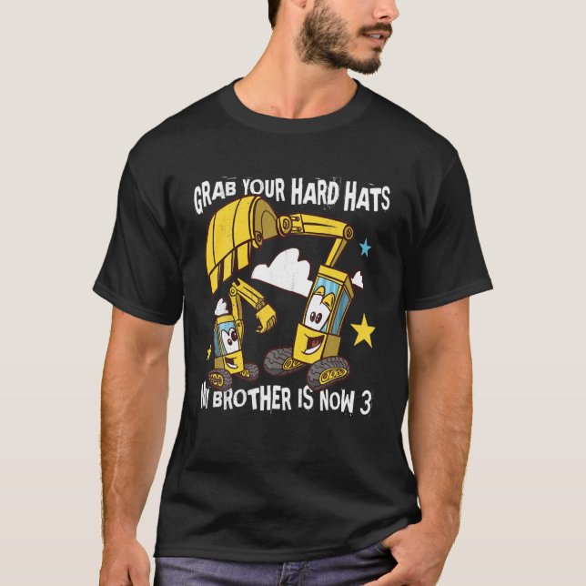 Camiseta Design de aniversário. Pegue Seus Chapéus De Duro, (Frente)