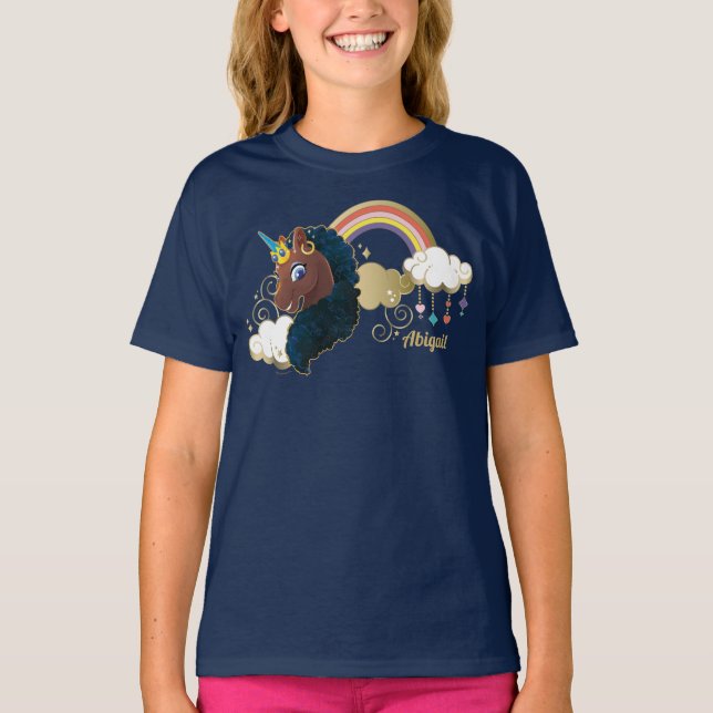 Camiseta Design de Arco-Íris e Nuvens do Unicórnio (Frente)