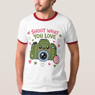 Camiseta Design de Câmera Fofa Atire no que Você Ama