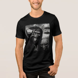 Camiseta Design de Conspiração de Bigfoot Alien OVNI Engraç